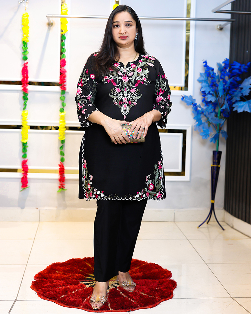 Stunning Pakistani Cordset