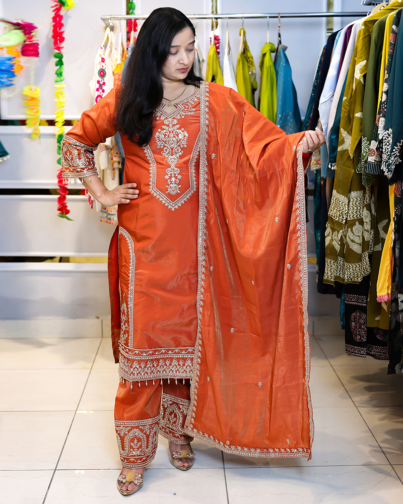 Stylish Pakistani Suit